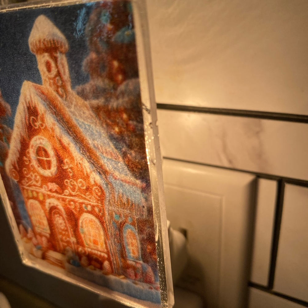 Gingerbread Nightlight - Picture 5 of 5